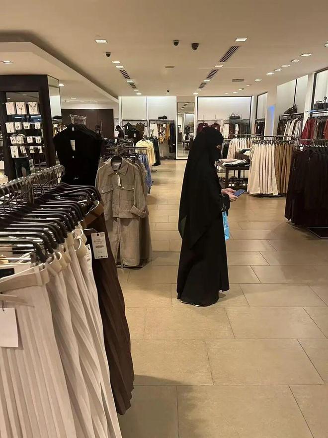 爆发这些中国品牌已抢先卡位不朽情缘首页沙特时尚消费大(图2)