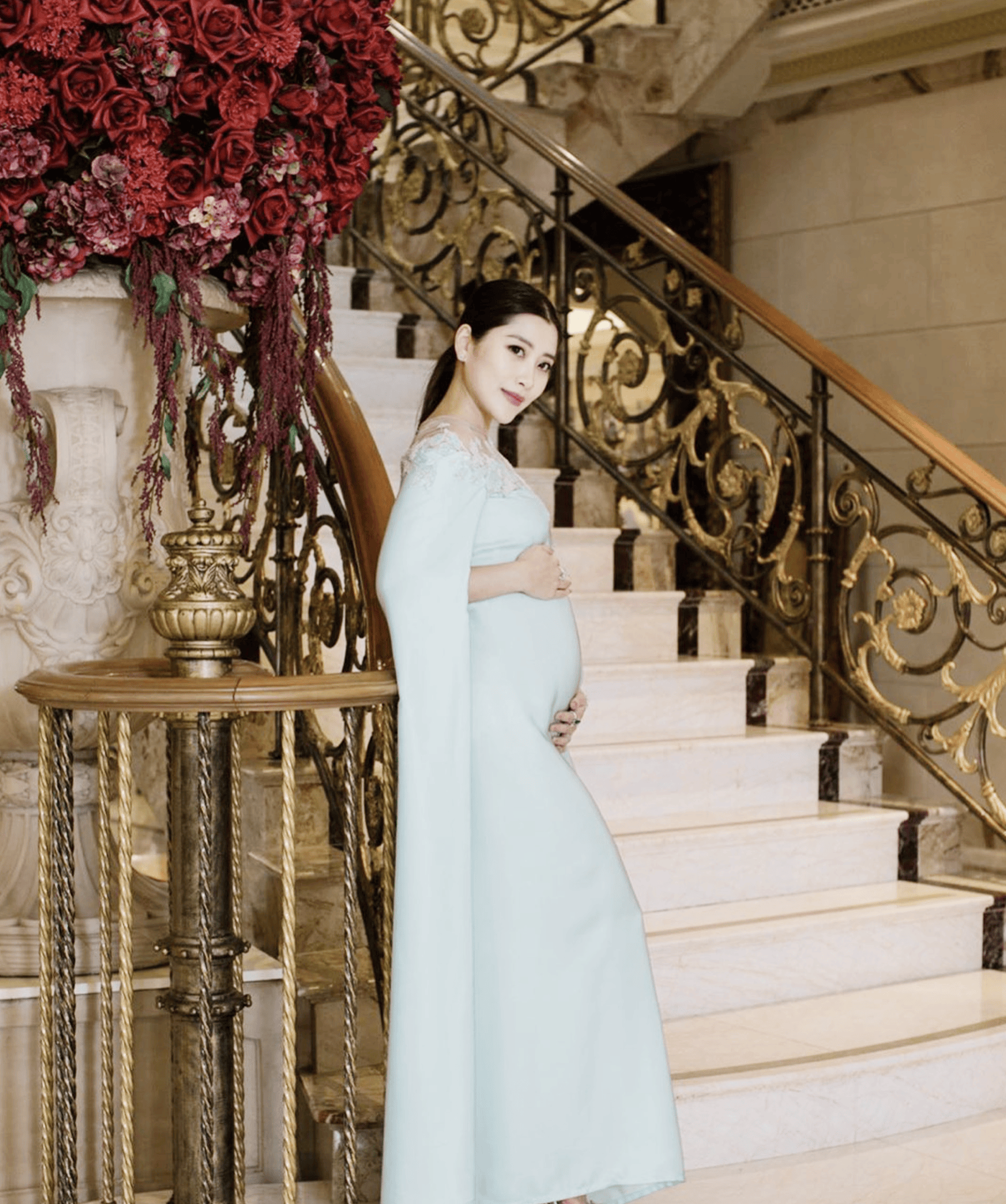 己挣飞机游艇拼30亿包389个衣品出众不朽情缘游戏入口刘德华小姨子怀三胎靠自(图23)