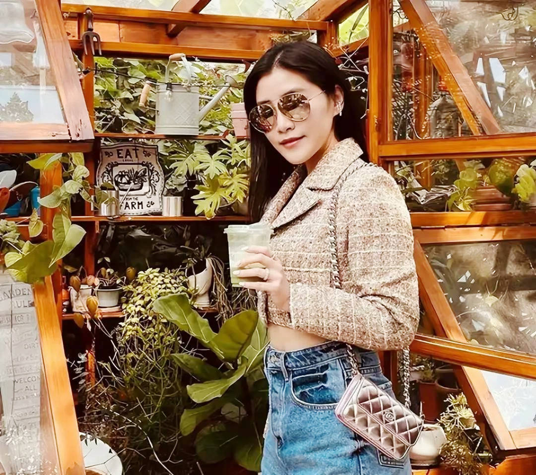 己挣飞机游艇拼30亿包389个衣品出众不朽情缘游戏入口刘德华小姨子怀三胎靠自(图26)