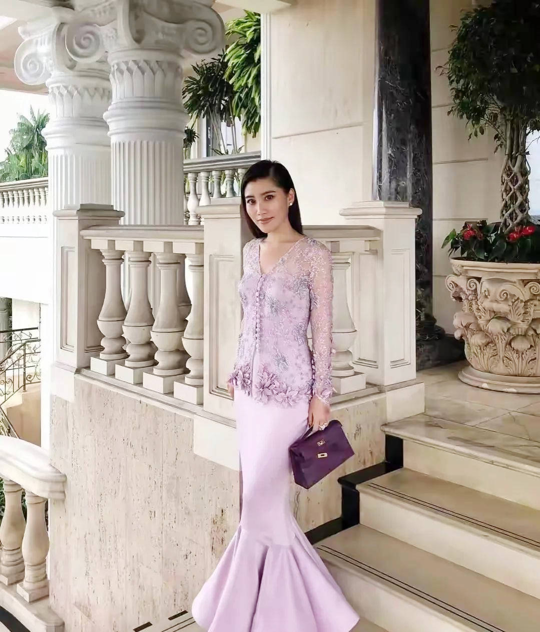 己挣飞机游艇拼30亿包389个衣品出众不朽情缘游戏入口刘德华小姨子怀三胎靠自(图3)